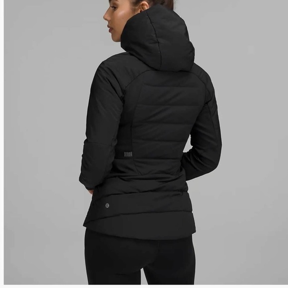 LULULEMOM - Down for it all jacket black 4 NWT - Picture 2 of 12